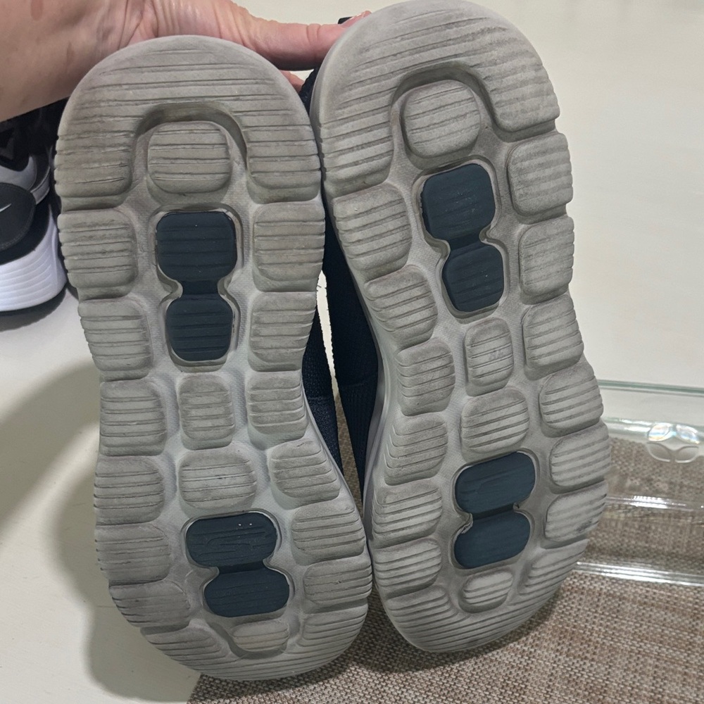 Skechers Ultra Go Walk Sneakers in navy. Men 15. Excellent condition. Very nice! - Picture 7 of 8